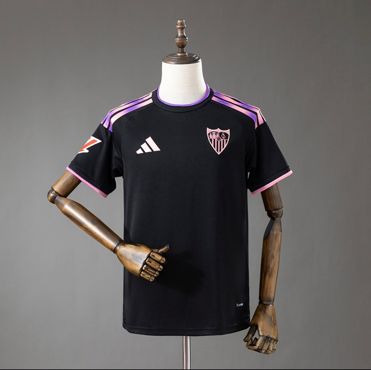 Sevilla 26/27 Away